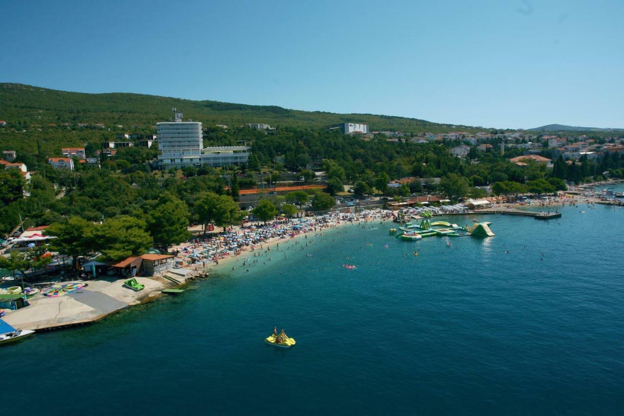 Apartments Boti Dramalj Bagian luar foto